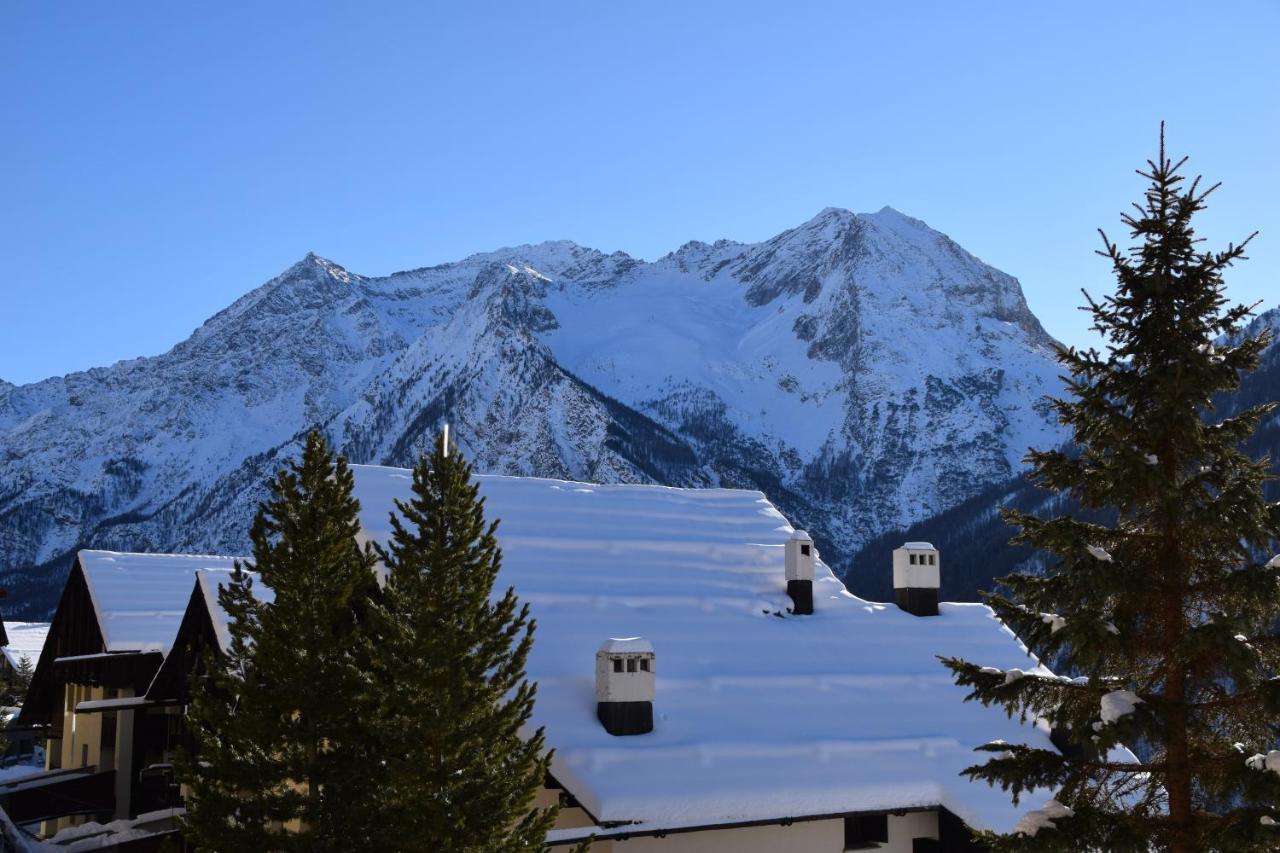 Grange Hike & Ski Sestriere Apartments Exteriör bild