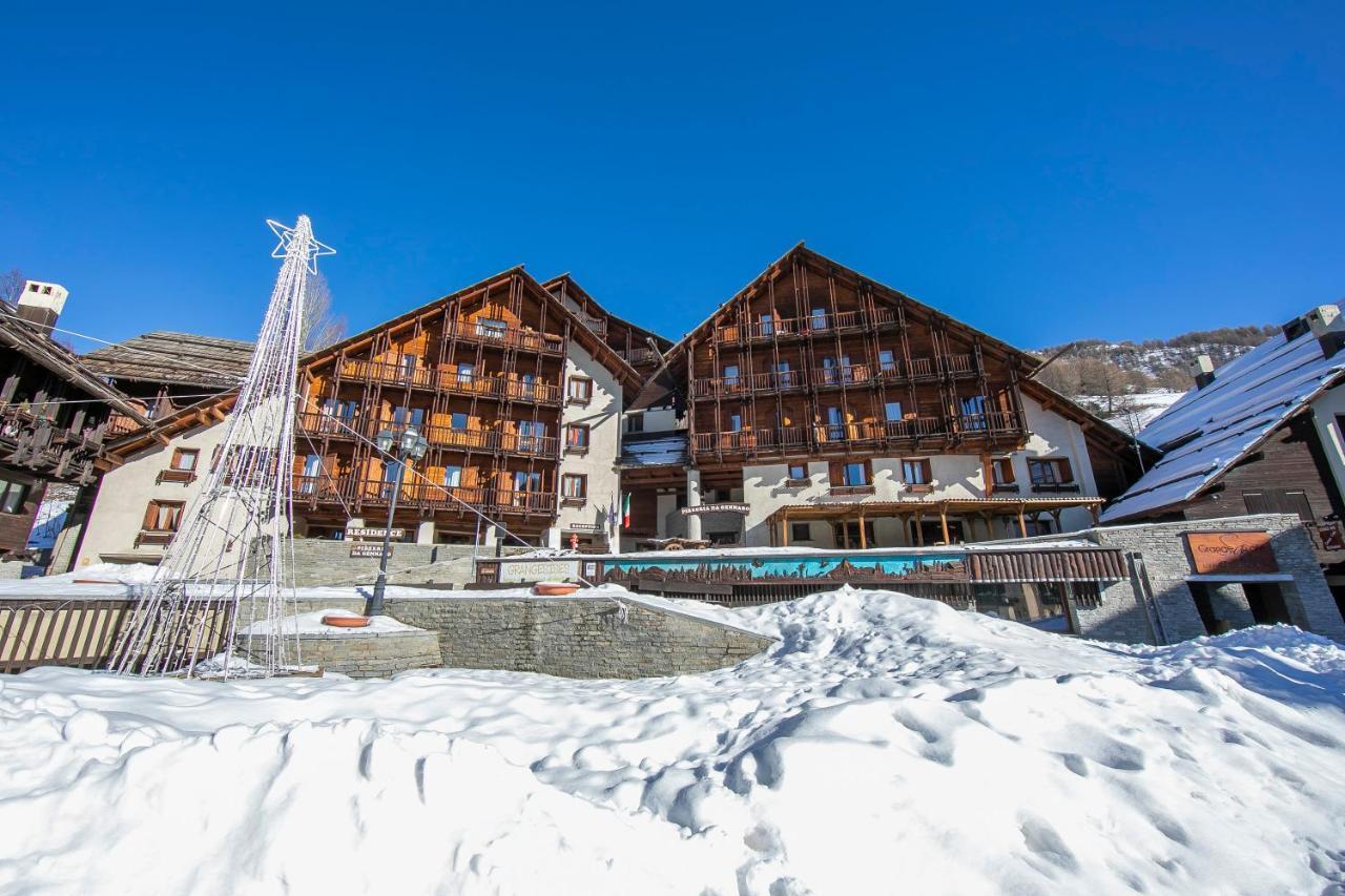 Grange Hike & Ski Sestriere Apartments Exteriör bild