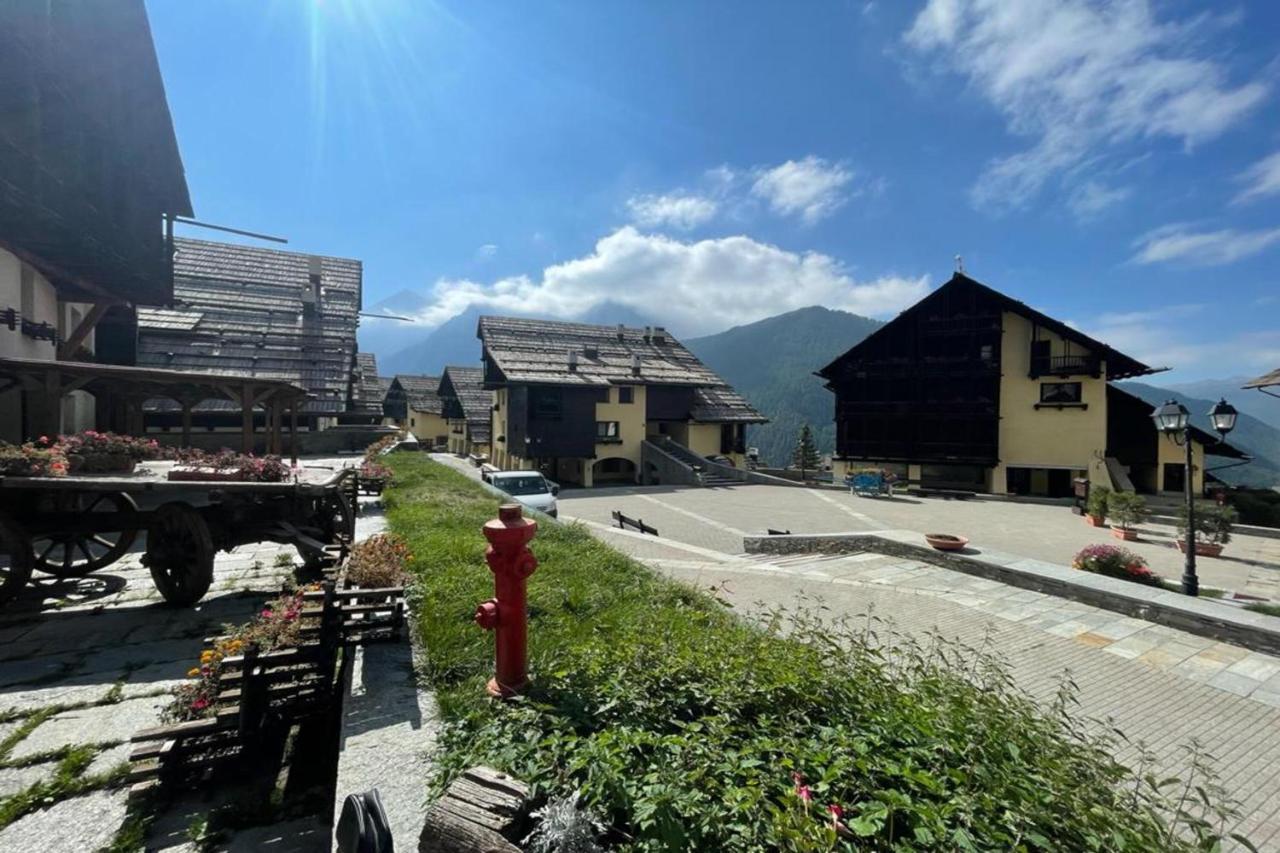 Grange Hike & Ski Sestriere Apartments Exteriör bild