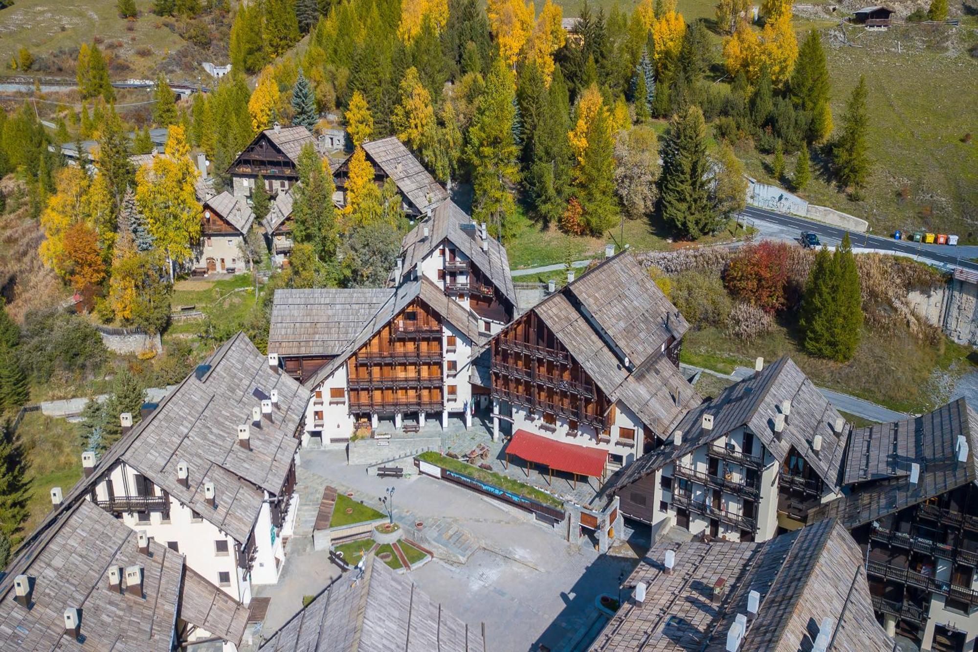 Grange Hike & Ski Sestriere Apartments Exteriör bild