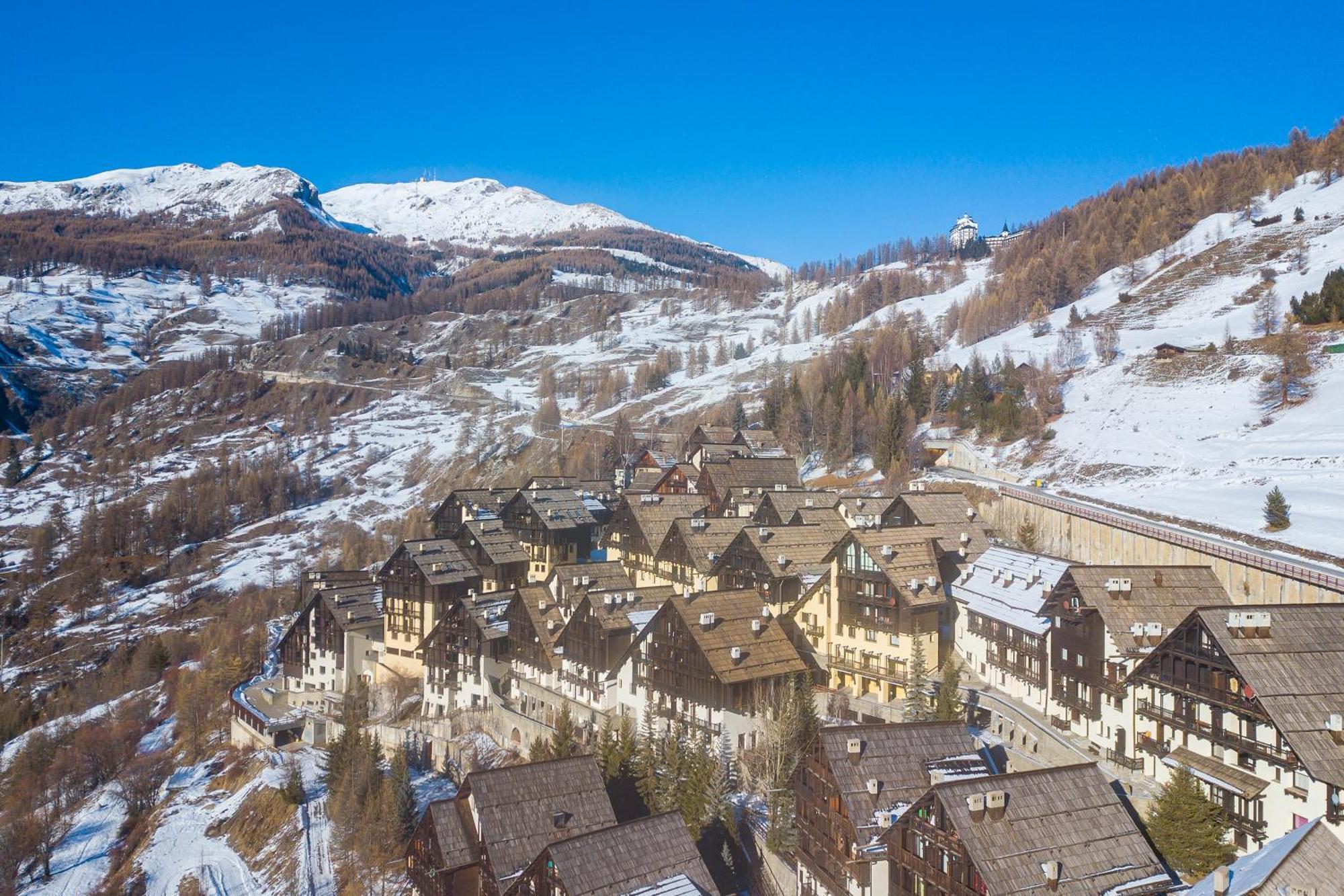 Grange Hike & Ski Sestriere Apartments Exteriör bild