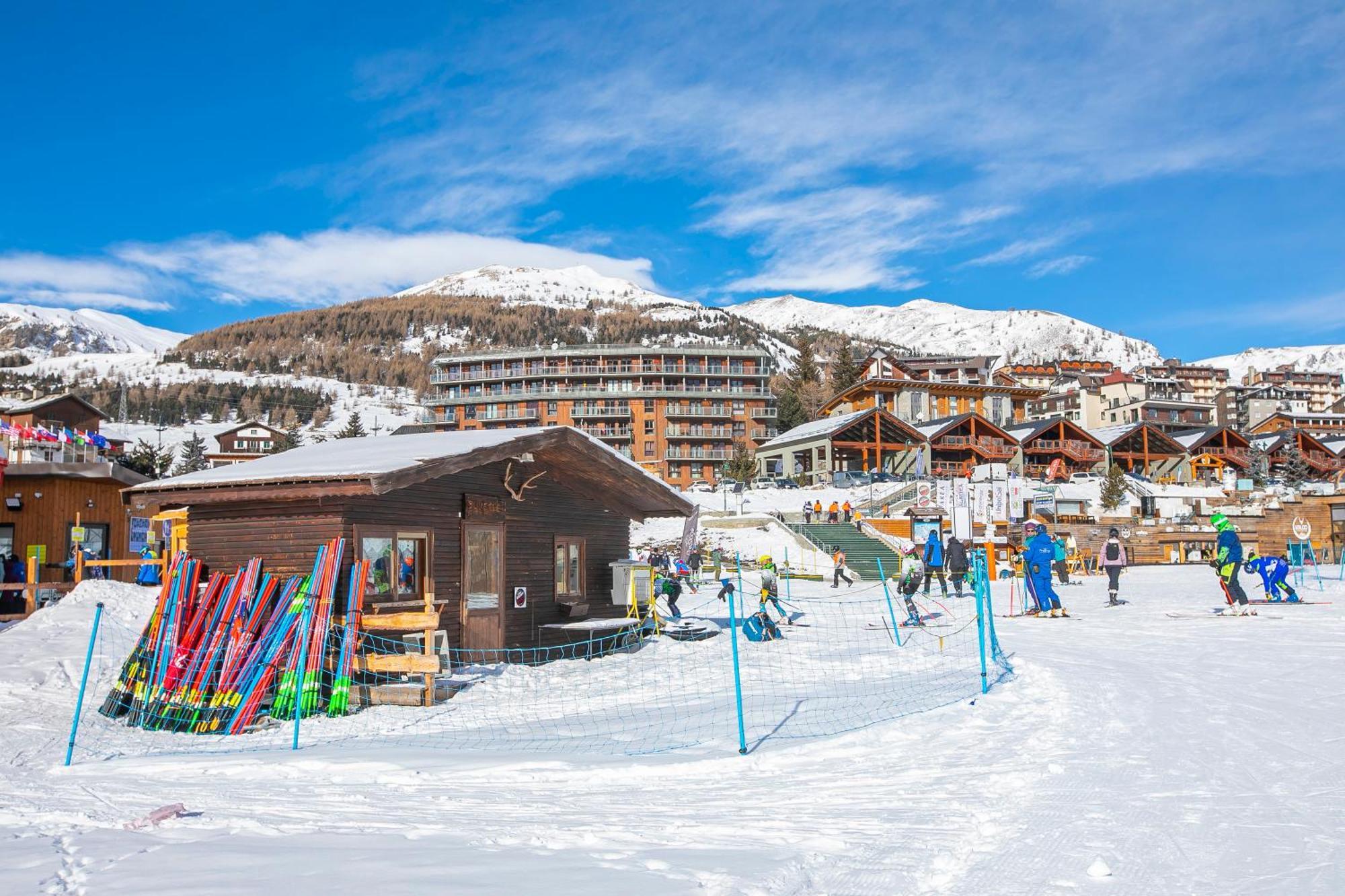 Grange Hike & Ski Sestriere Apartments Exteriör bild