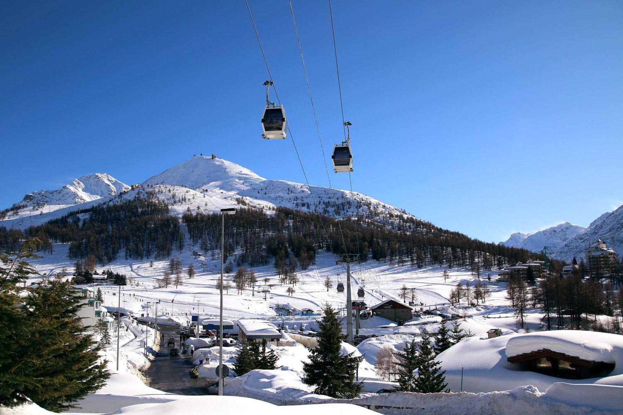 Grange Hike & Ski Sestriere Apartments Exteriör bild