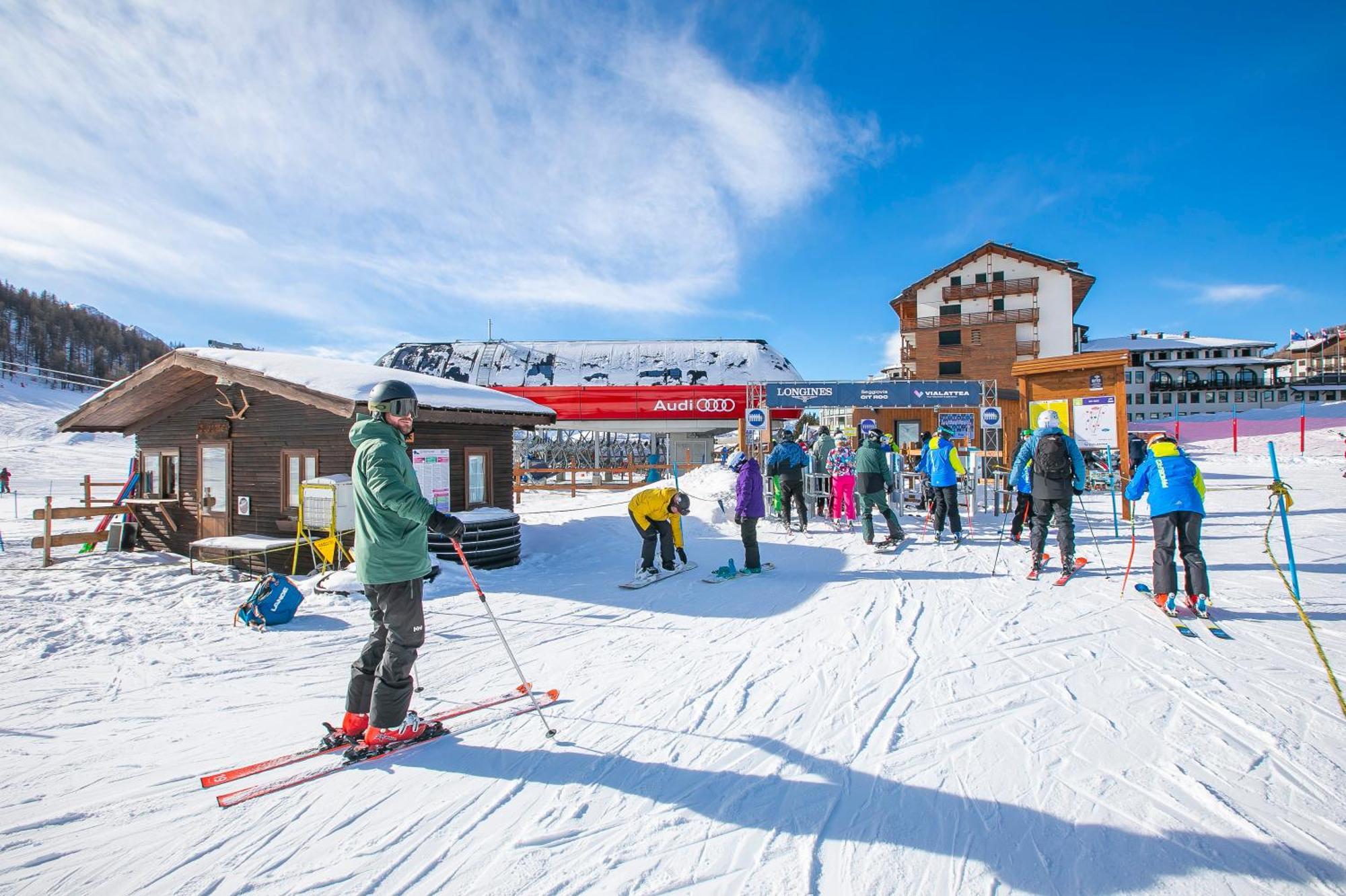 Grange Hike & Ski Sestriere Apartments Exteriör bild